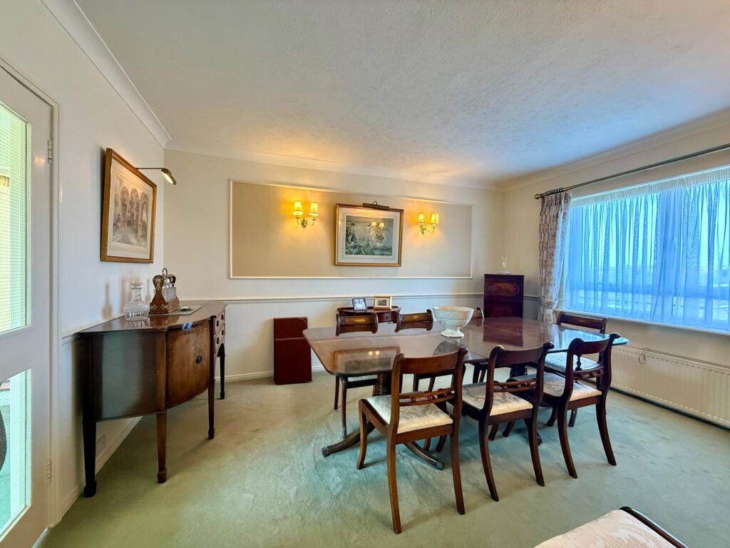 Apartment in Eastbourne, East Sussex - More