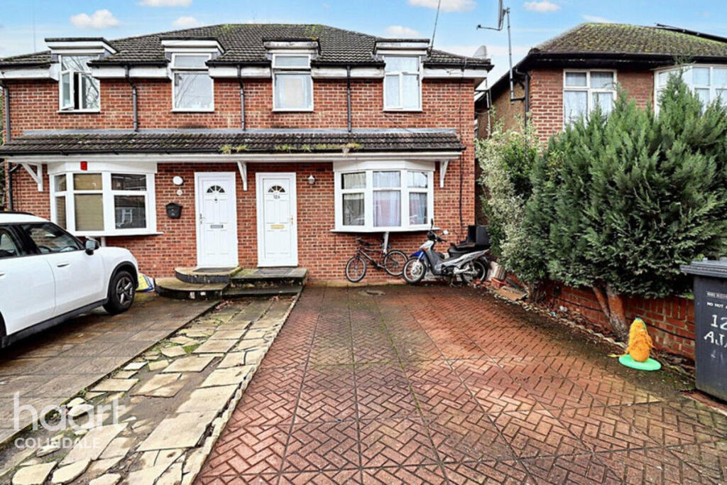 House in London, The Hyde, Colindale - View 2