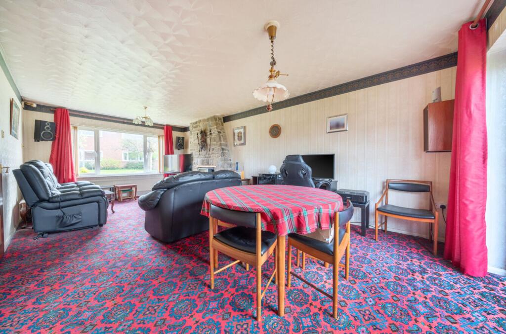Cumbria Close, Thornbury, BS35 photo 4