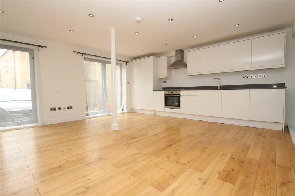 House in London - View 3