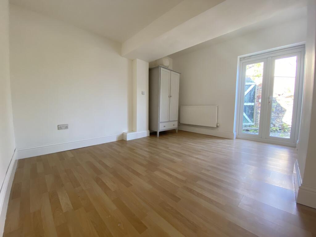 Apartment in Cardiff - View 5