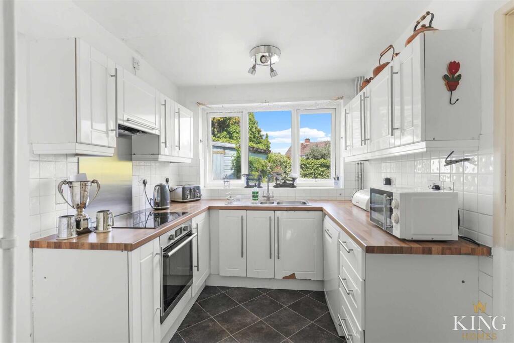 Lansdowne Crescent, Studley photo 4