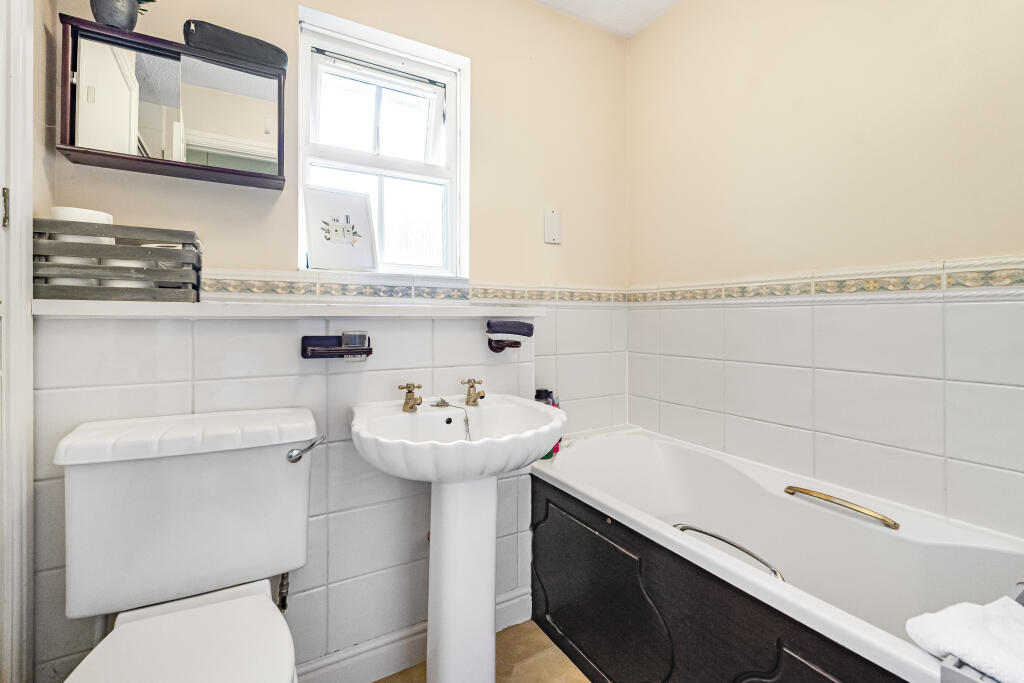 Additional image 9 of Longcroft Gardens, Welwyn Garden City, AL8