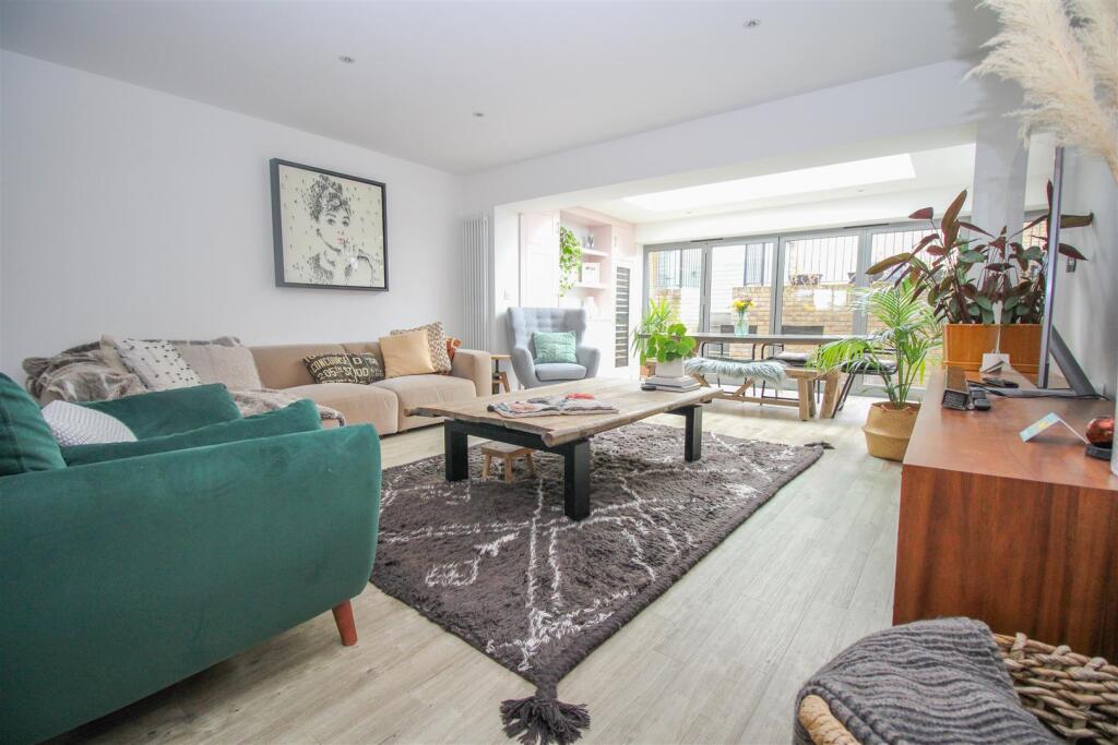 High Chase, Newhall, Harlow photo 2