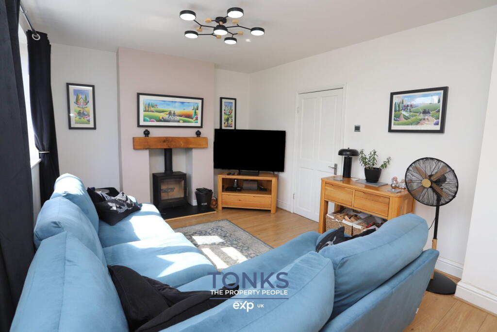 House in Dudley, West Midlands - More