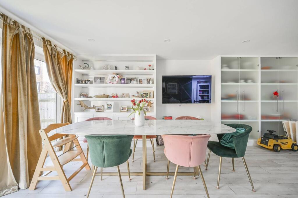 Main image of property: Westbeech Road, London, N22 6HU, Wood Green, London, N22