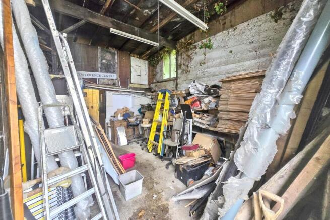 25 Doods Road, Reigate, RH2 0NT