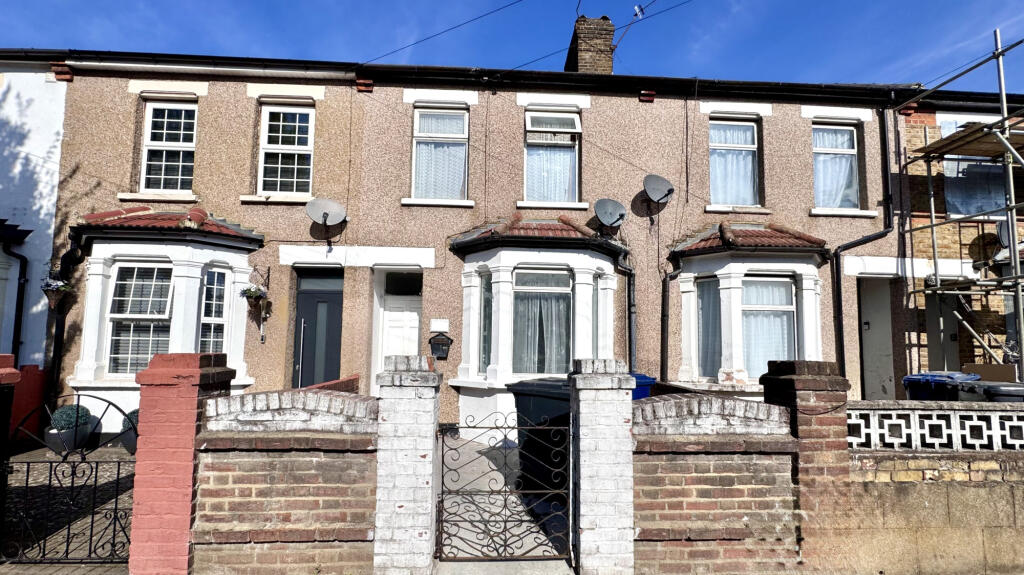 Main image of property: Queens Road, Southall, Greater London, UB2