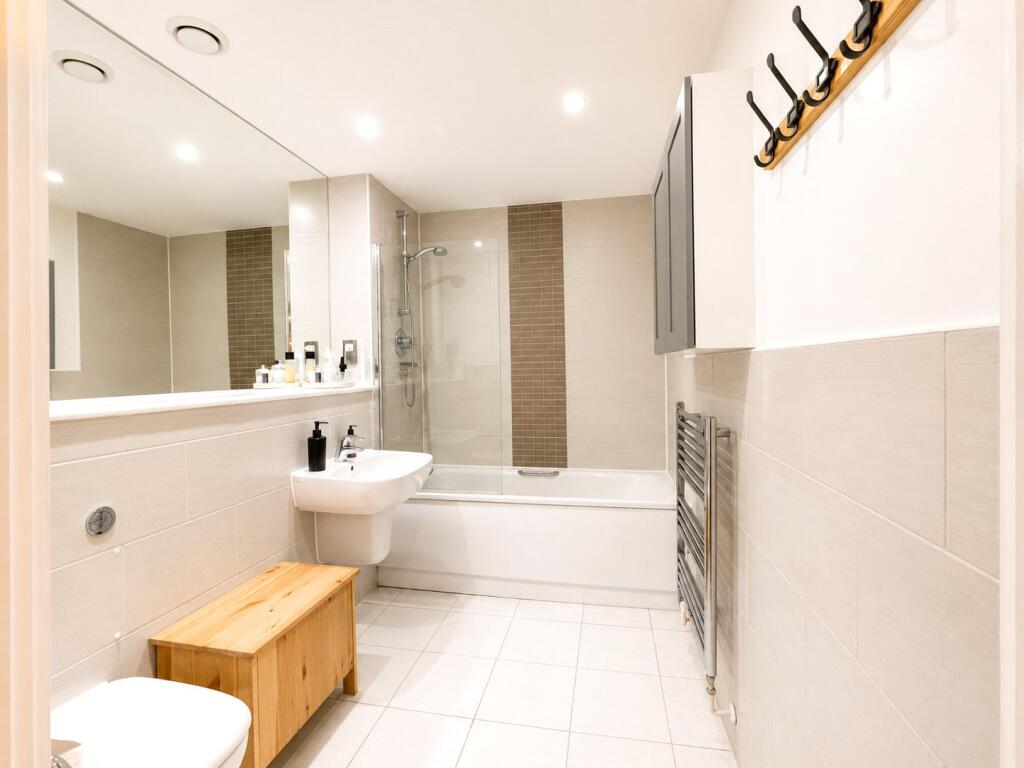 Apartment in London, Stockwell Park, Stockwell - More
