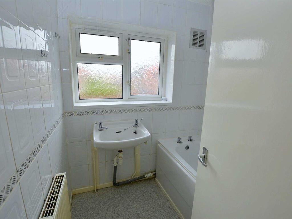 House in Hull - View 3