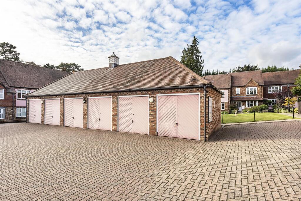 Additional image 8 of Sun Lane, Harpenden