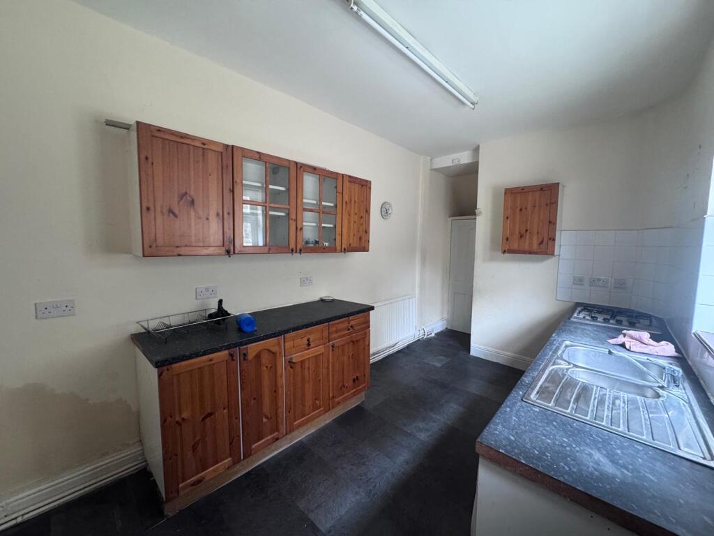 House in Manchester, Old Trafford - More