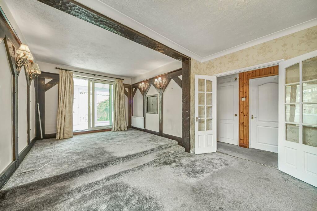 House in Twickenham - More