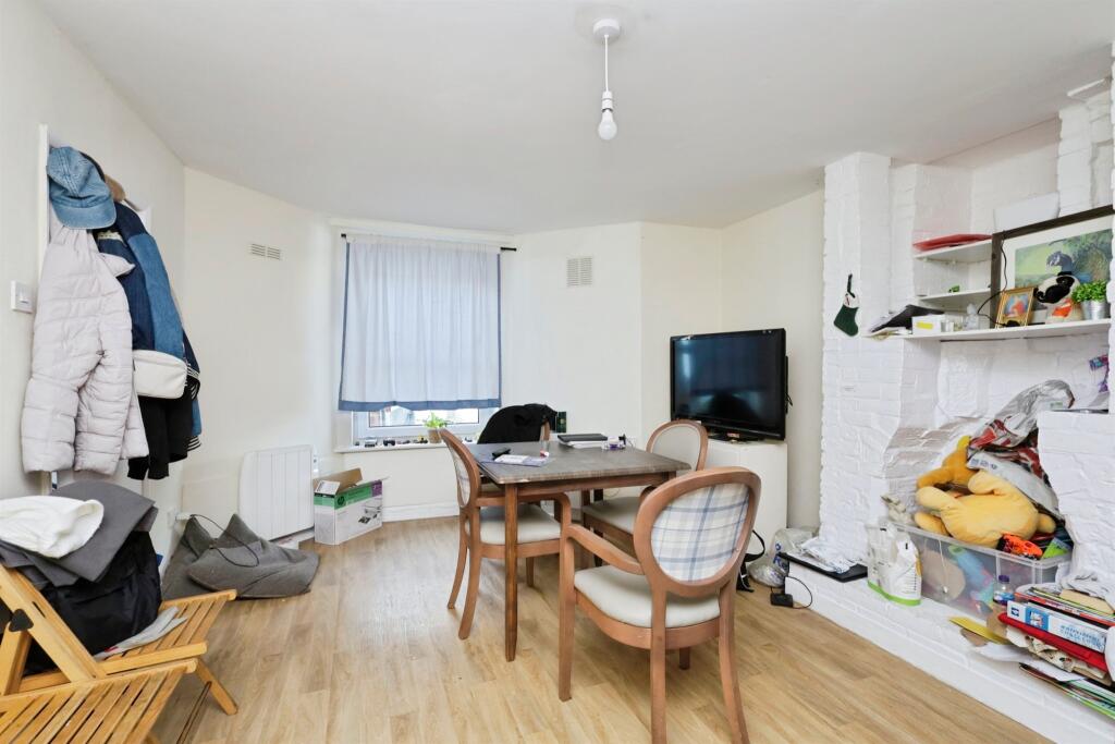 Wellesley Road, EASTBOURNE photo 2