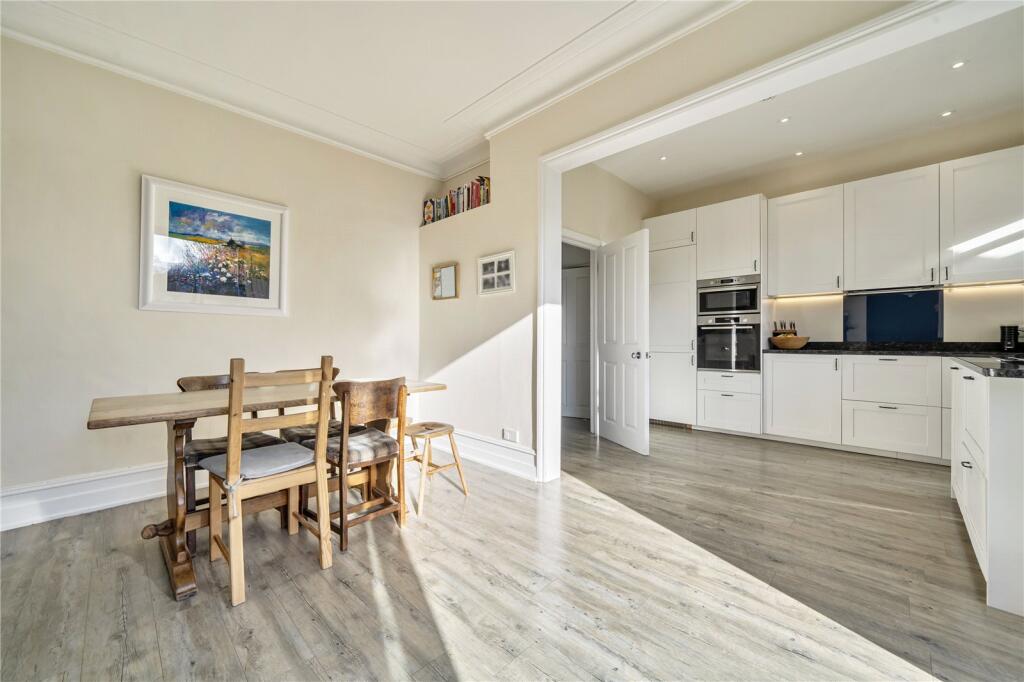 Coldfall Avenue, London, N10 photo 4