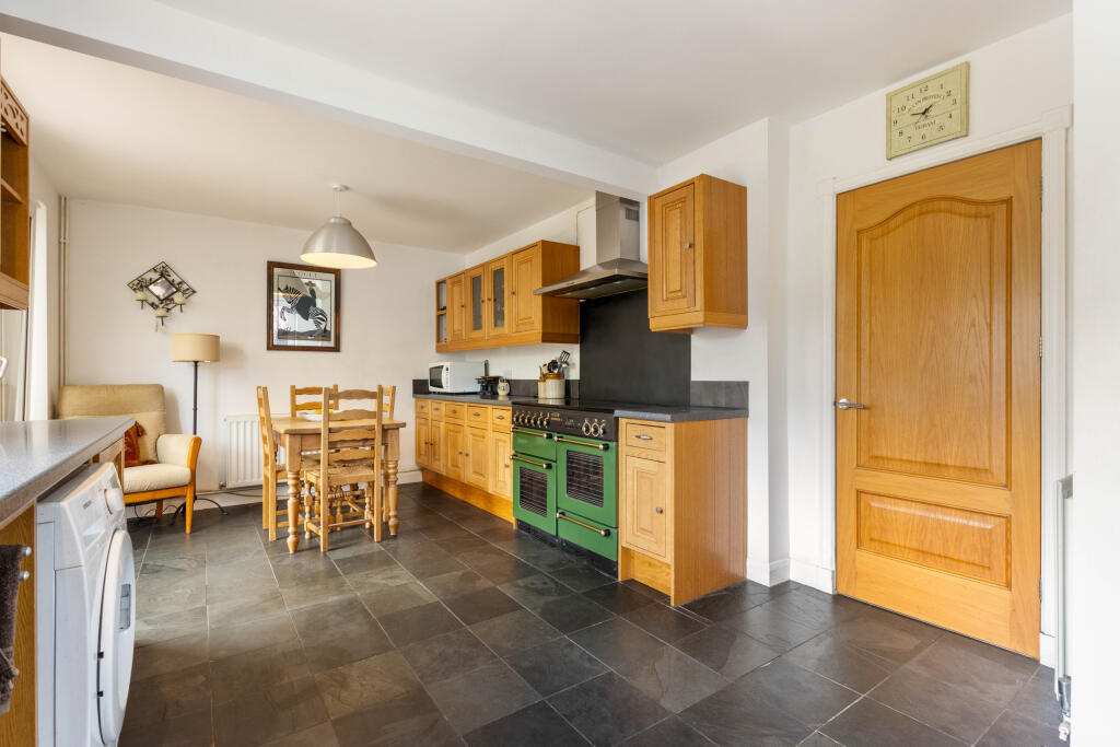 House in Messingham, North Lincolnshire - More