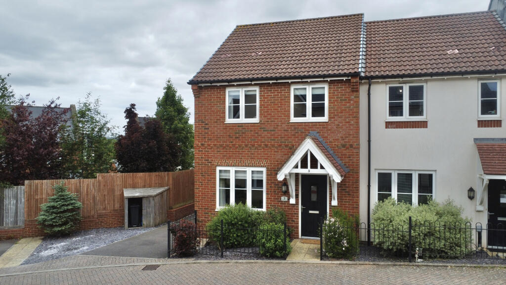 3-bed terraced on Thomas Place, Wellington, £295,000