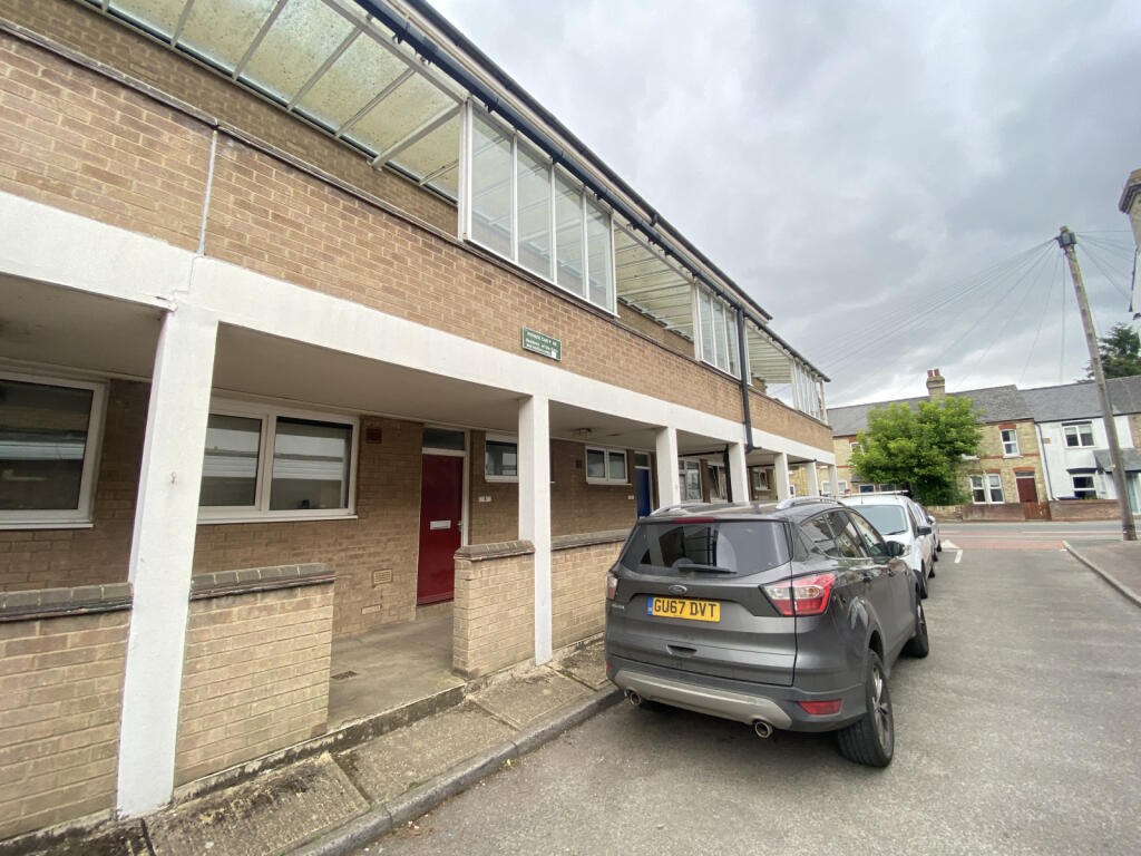 Main image of property: One Bed Flat, Cambridge Central, CB4 3LJ