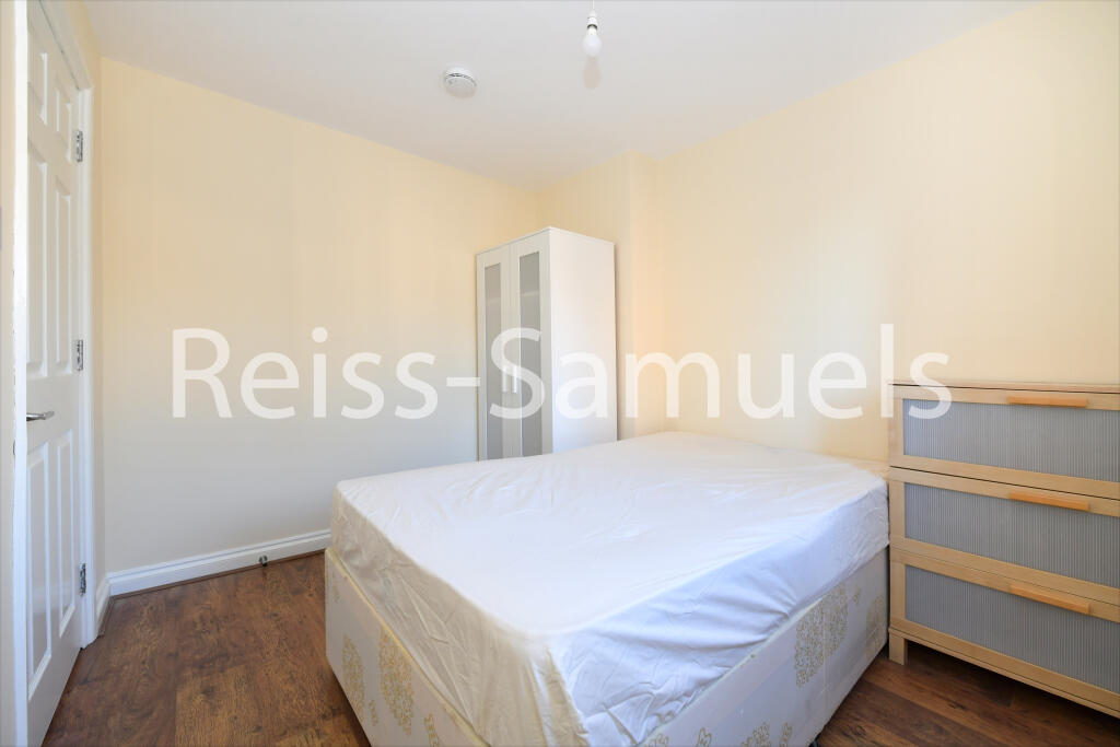 5 bedroom town house for rent