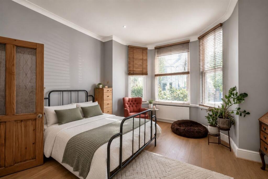 Apartment in London - More