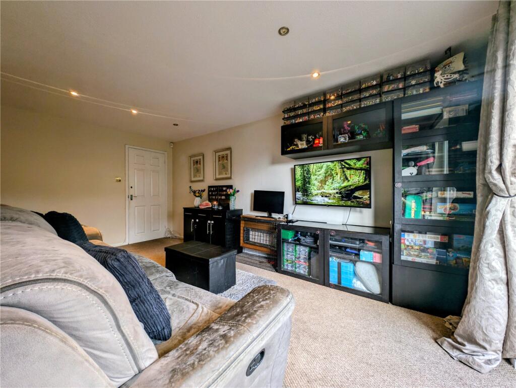 House in Wyre Forest, Aggborough, Kidderminster - View 3