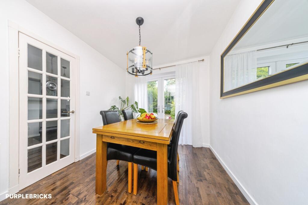 House in Glasgow, East Renfrewshire - More