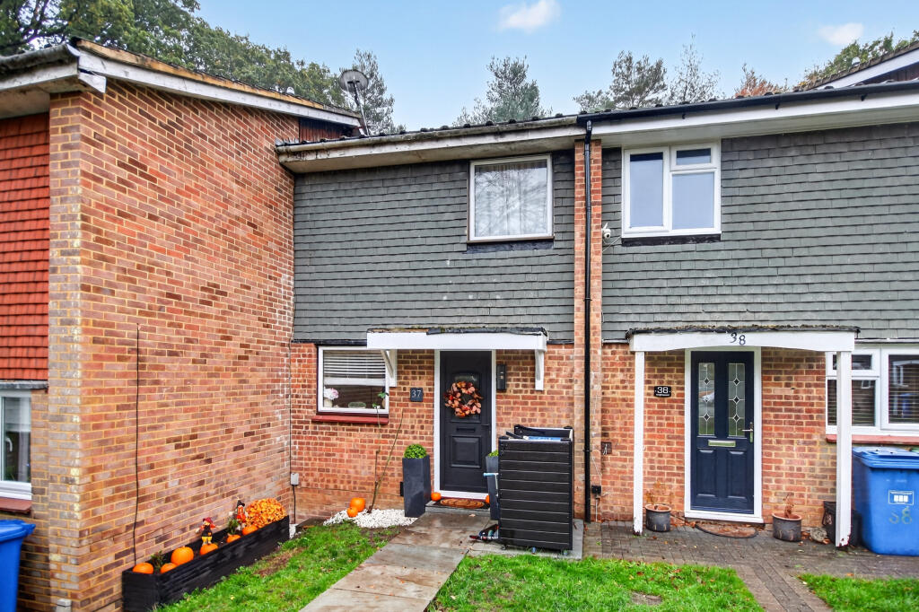 3-bed terraced on Knightswood, Bracknell, RG12, £360,000