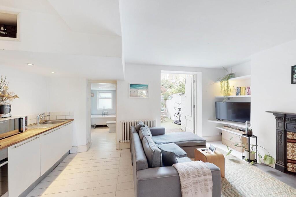 Apartment in London - More