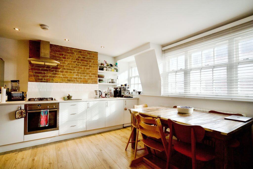 Apartment in London - View 5
