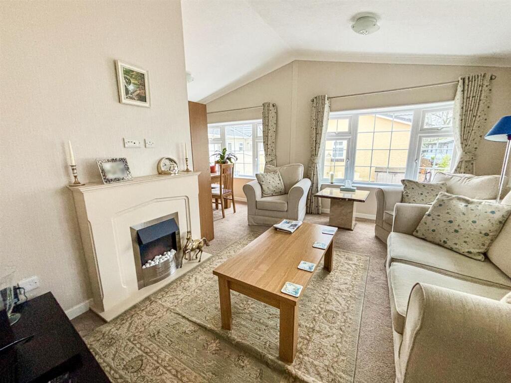 Jasmine Court, Organford photo 2