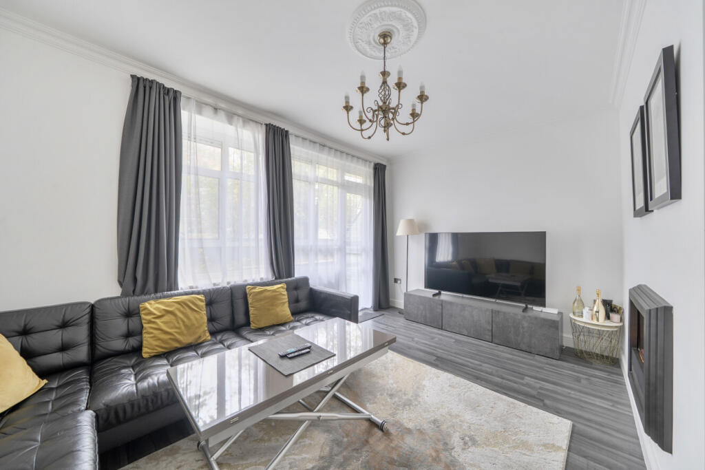 3-bed flat on Mortimer Crescent, Maida Vale, London, NW6, £550,000