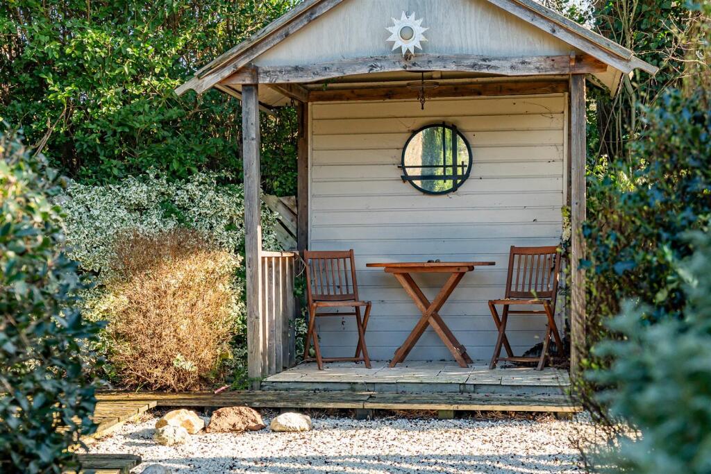 Additional image 24 of Canonsfield Road, Welwyn