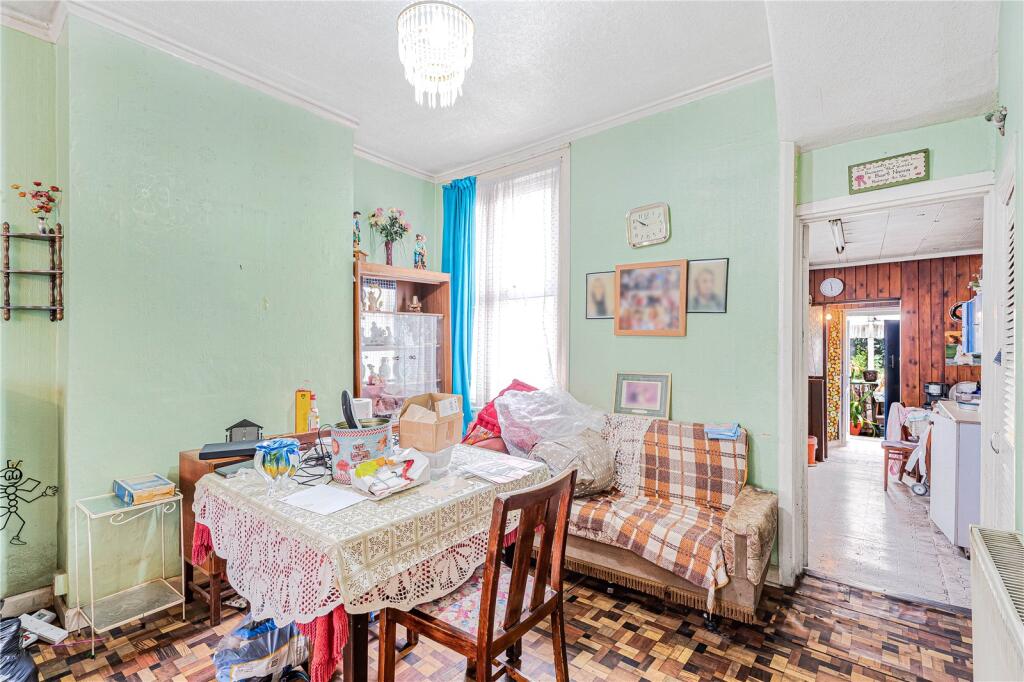House in London - View 5