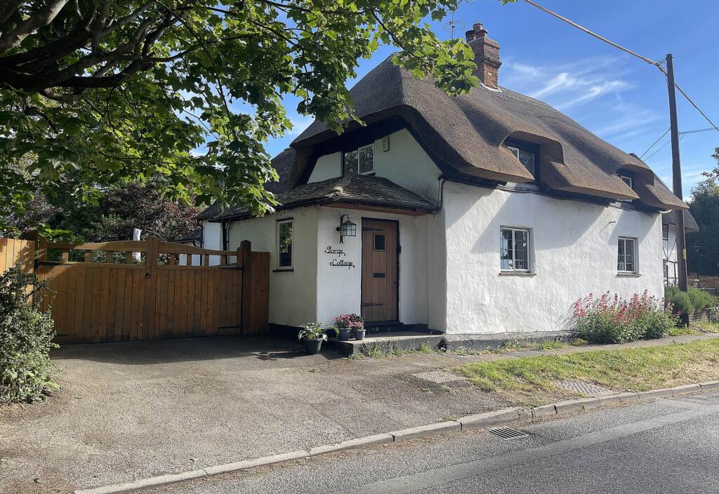 Main image of property: North Moreton - Walk to pub/restaurant/village green and children`s play area