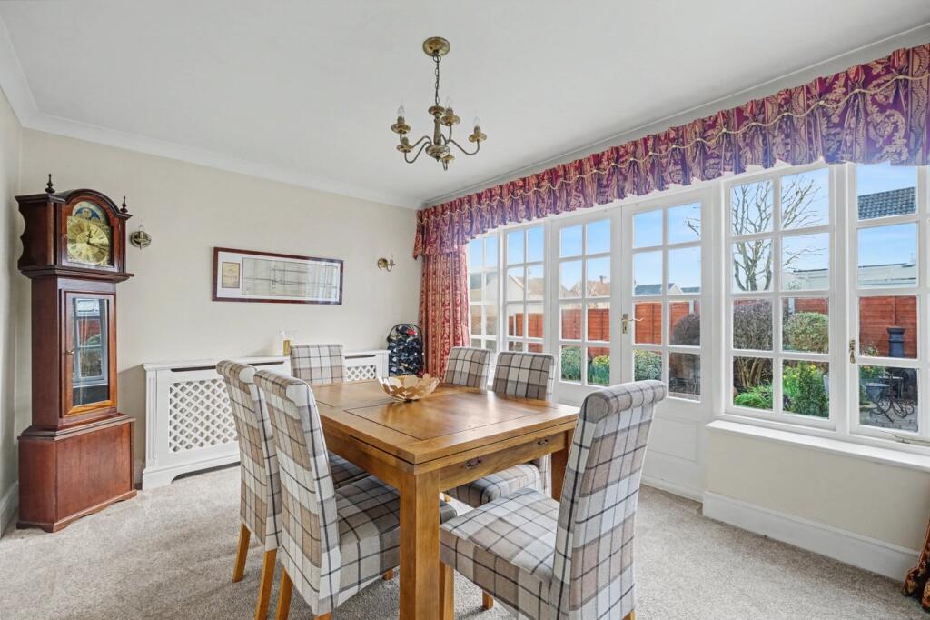 Britten Crescent, Great Baddow, Chelmsford, CM2 - View 3