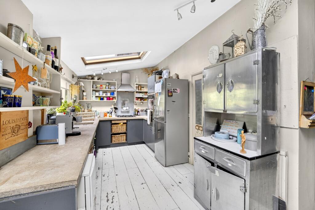 House in London - View 5