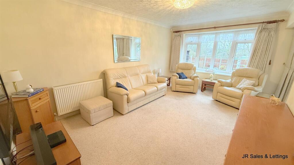 Doverfield, Goffs Oak photo 4