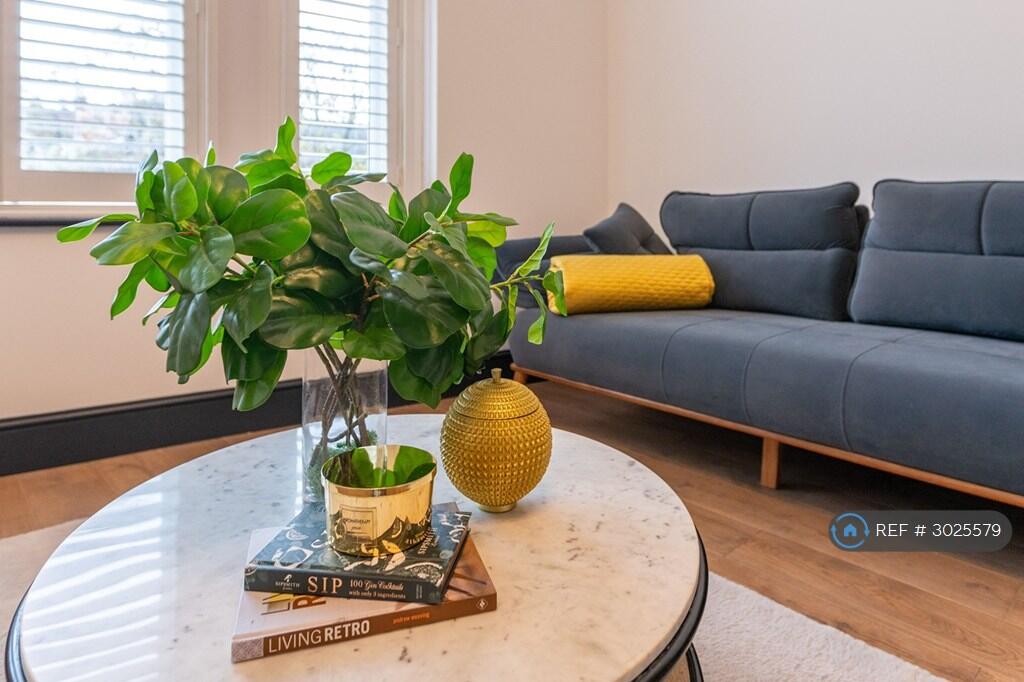 Apartment in London - More