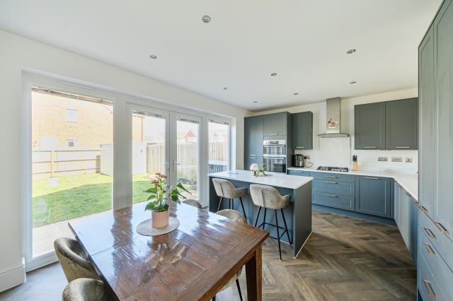 Brimstone Close, Ambrosden, Bicester photo 4