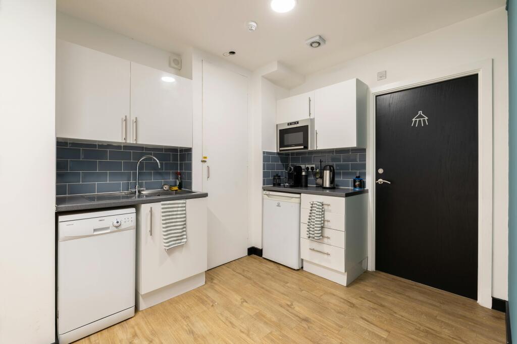 HighRes-176-179 Shoreditch High St-14.jpg