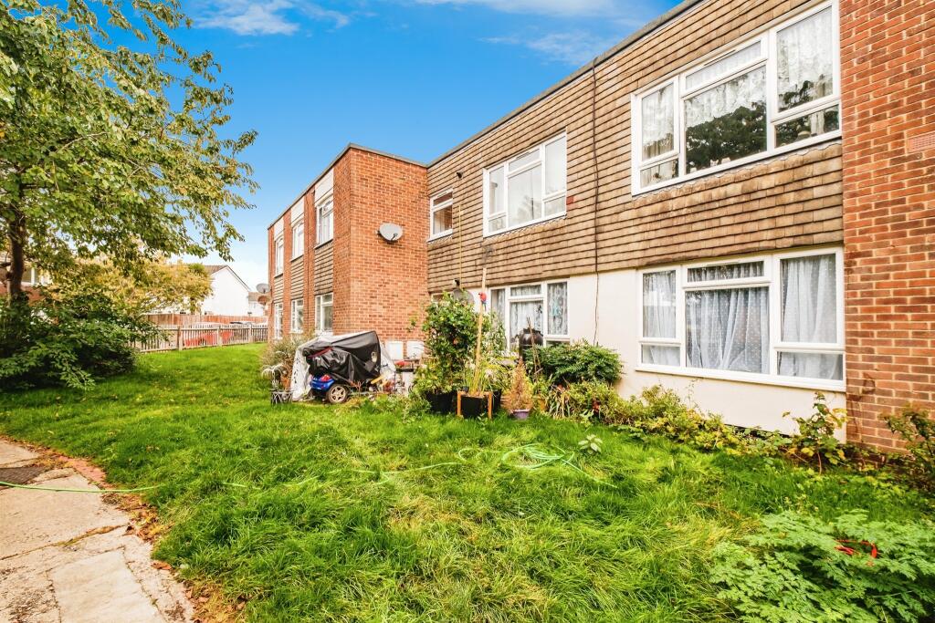 Main image of property: Potters Mead, Wick, Littlehampton