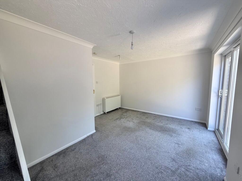 House in Binfield, Temple Park - View 5