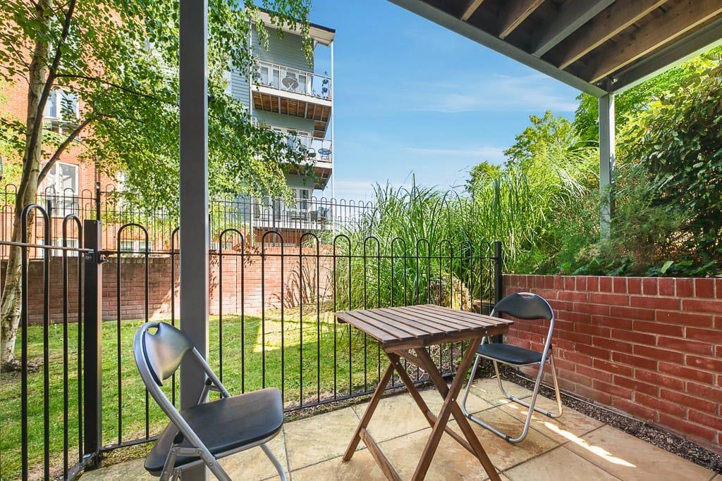 Apartment in Worcester, Worcestershire - View 2