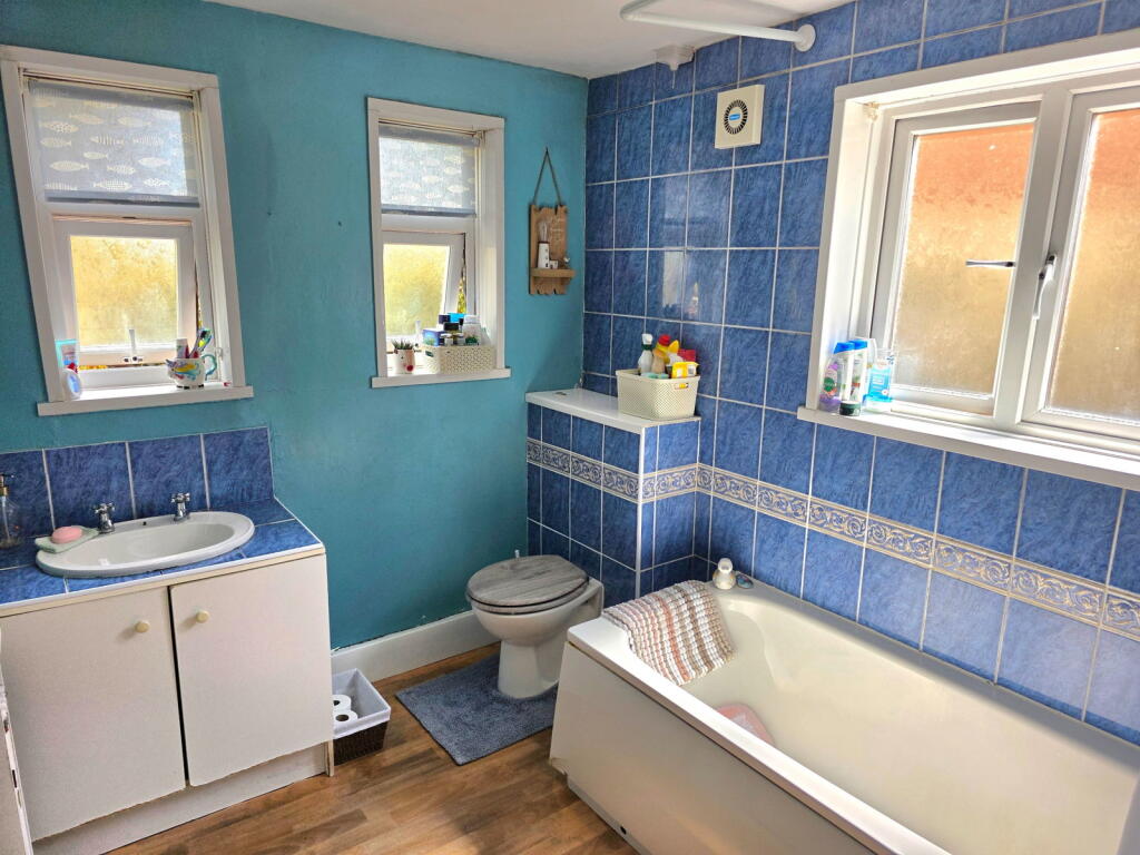House in Ryde, Swanmore - More
