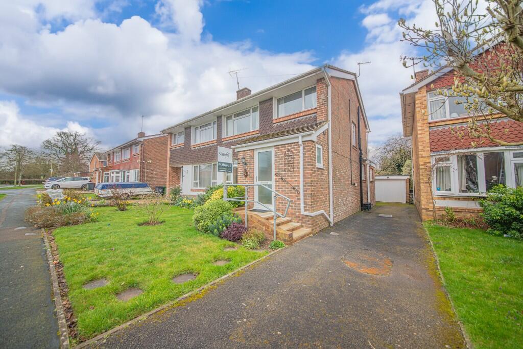 Main image of property: Summerlands Road, Fair Oak, Eastleigh, SO50