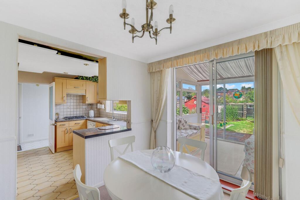 Tiverton Close, Hucknall, NG15 photo 4