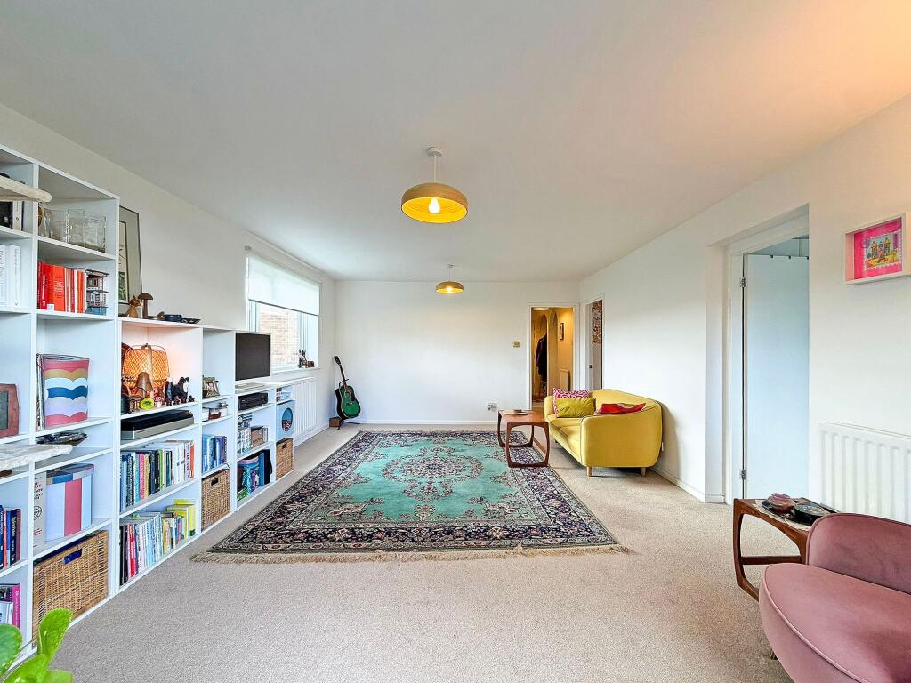Apartment in Wolverhampton, Compton - More