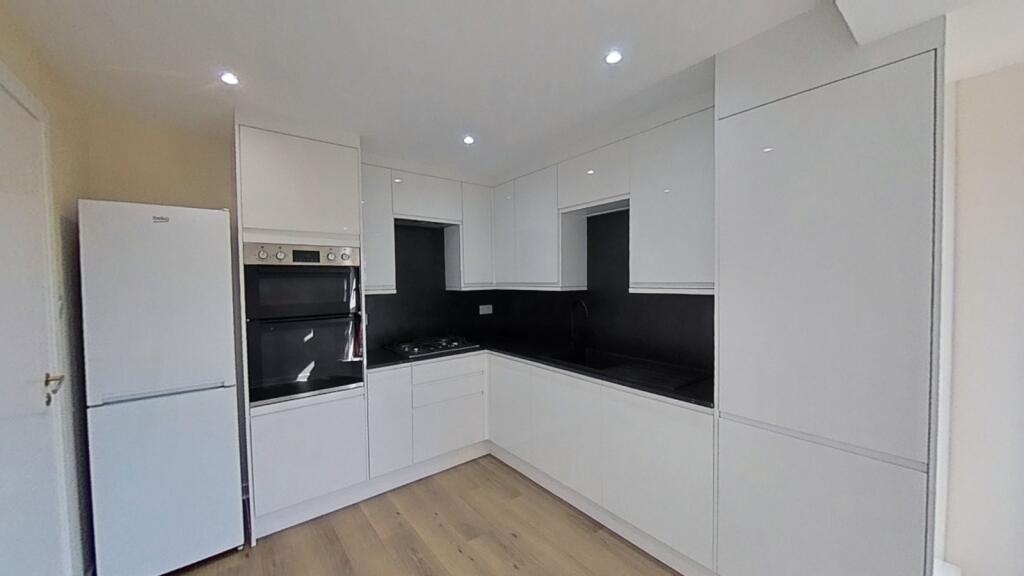Apartment in Glasgow, Low Knightswood, Anniesland - View 4