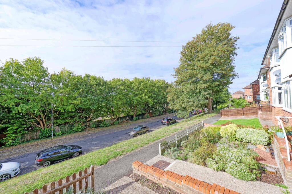 House in Hemel Hempstead, High Wycombe Community Board - More