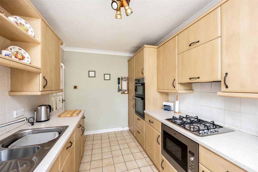 House in Haywards Heath, Lindfield - View 5